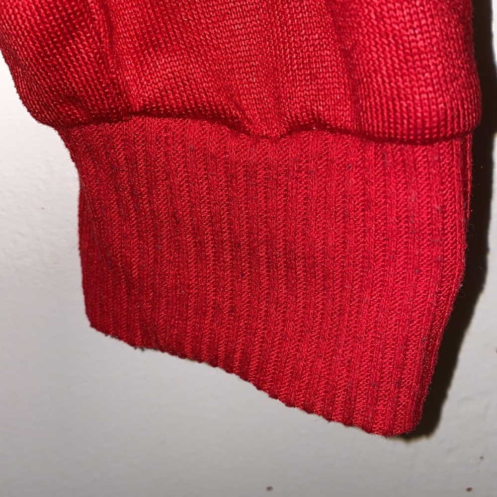 Secret Treasures Medium (8-10) Tis’ the Season Sleepwear Top - Picture 11 of 13